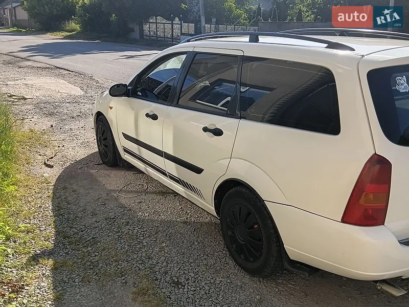 Ford Focus 2000