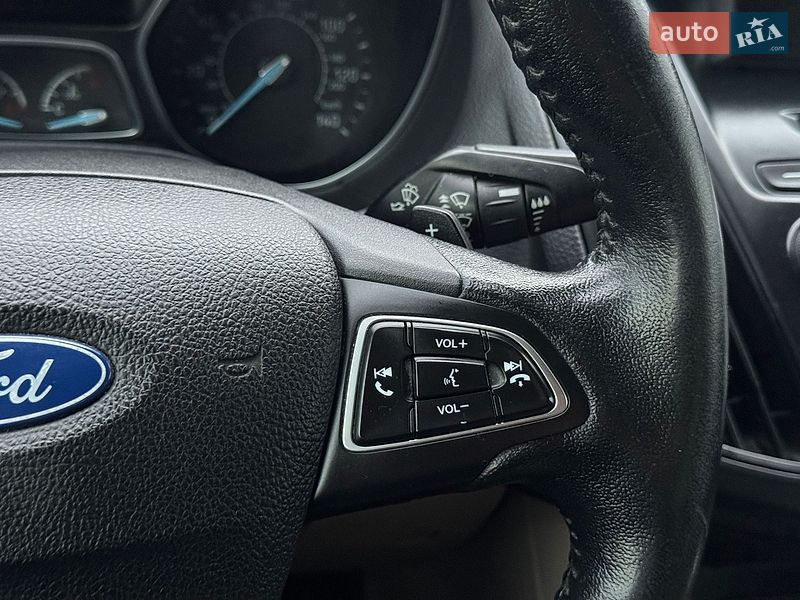 Седан Ford Focus 2015 в Полтаві