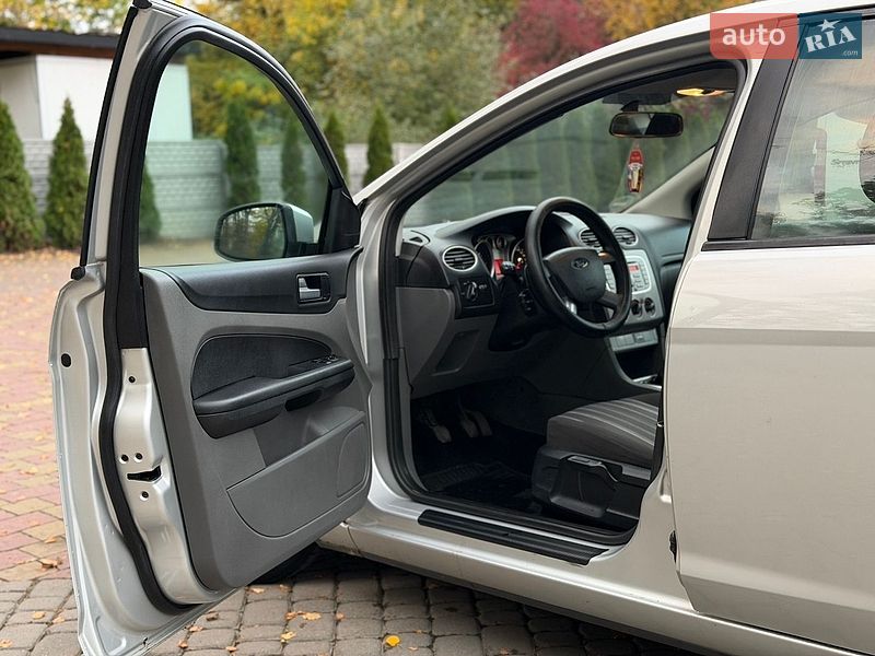 Универсал Ford Focus 2008 в Жовкве