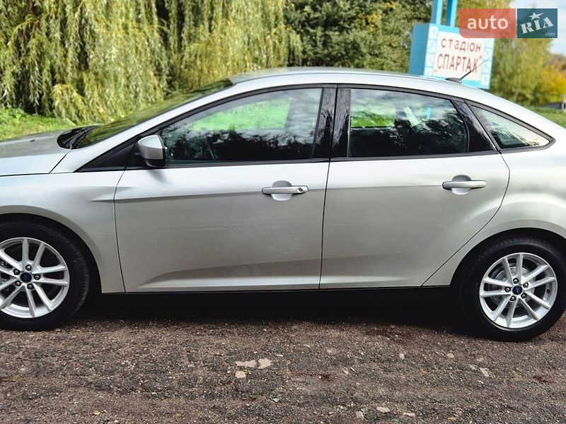 Седан Ford Focus 2017 в Дубні