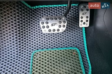 Хэтчбек Ford Focus 2015 в Киеве