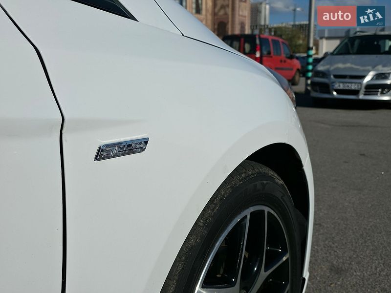 Хэтчбек Ford Focus 2015 в Киеве