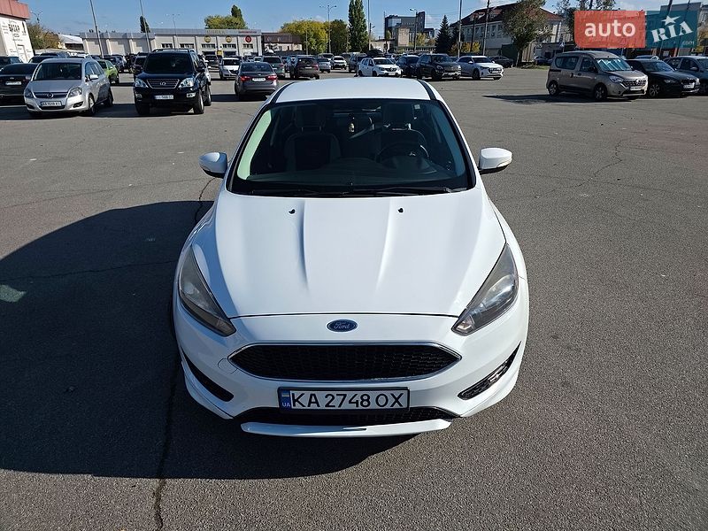 Хэтчбек Ford Focus 2015 в Киеве