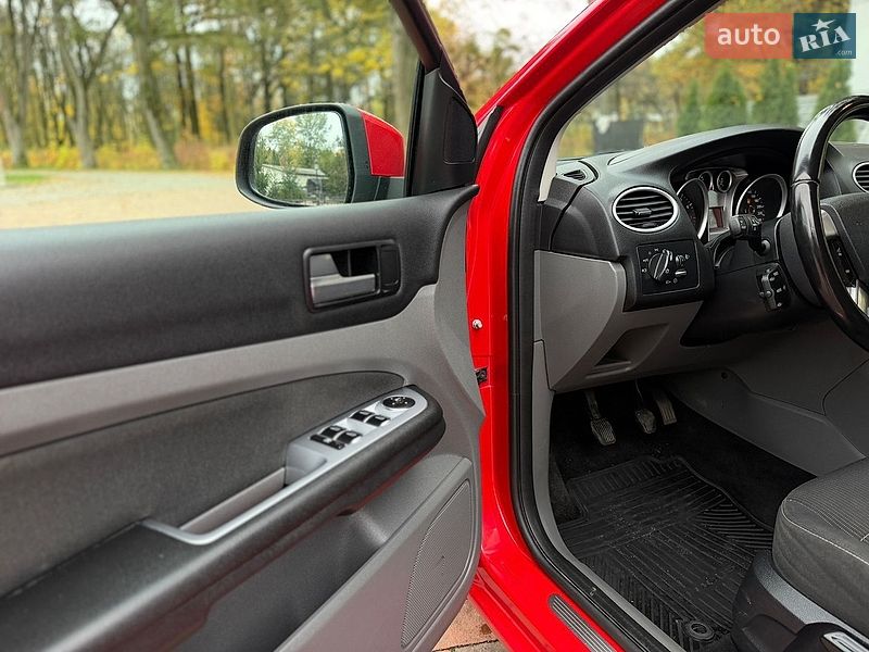 Универсал Ford Focus 2008 в Жовкве