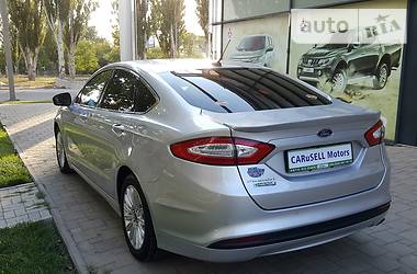 Седан Ford Fusion 2015 в Киеве