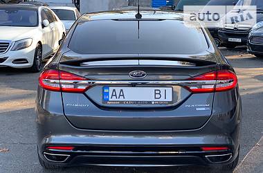 Седан Ford Fusion 2017 в 