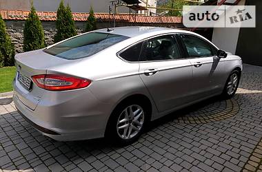 Седан Ford Fusion 2015 в 