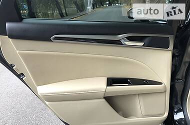 Седан Ford Fusion 2015 в 