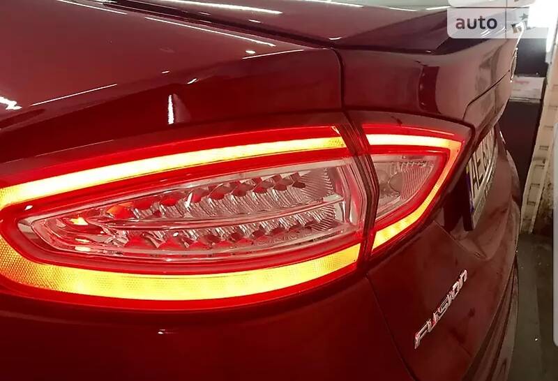 Седан Ford Fusion 2015 в Ужгороде