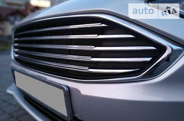 Седан Ford Fusion 2018 в 