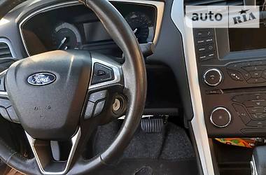 Седан Ford Fusion 2015 в 