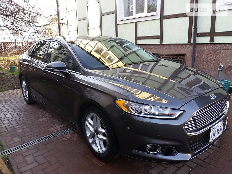 Седан Ford Fusion 2016 в 