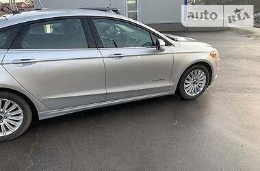 Седан Ford Fusion 2015 в 