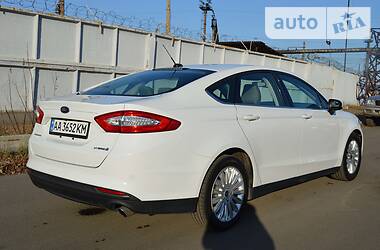 Седан Ford Fusion 2015 в Киеве