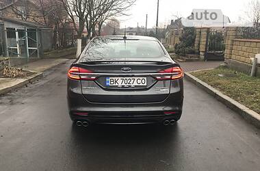 Седан Ford Fusion 2016 в 
