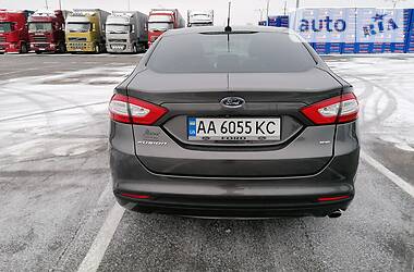 Седан Ford Fusion 2015 в 