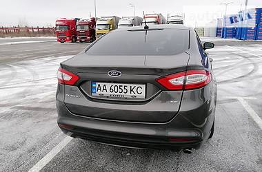 Седан Ford Fusion 2015 в 