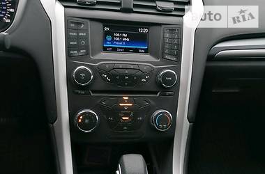 Седан Ford Fusion 2015 в 