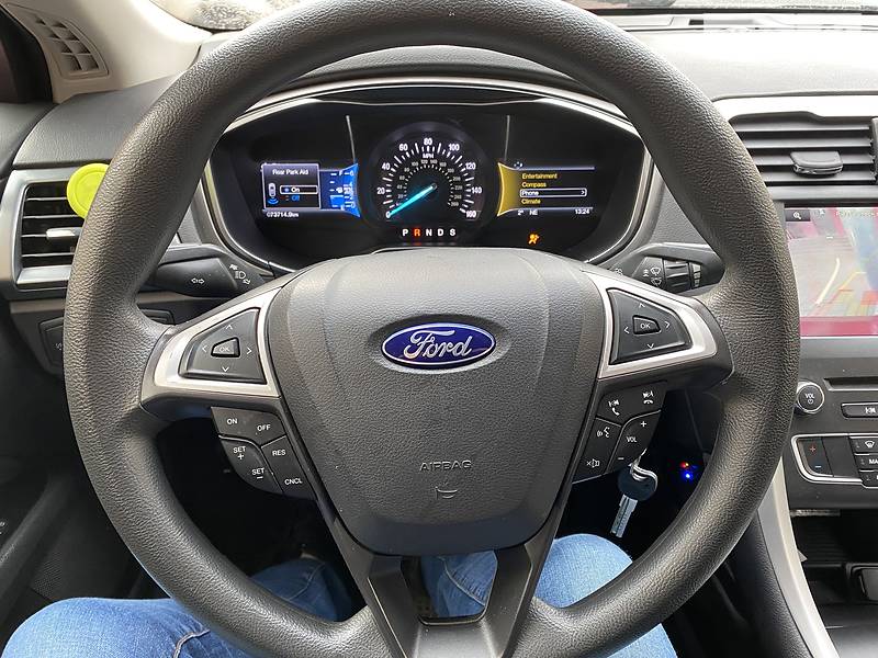 Седан Ford Fusion 2016 в Києві