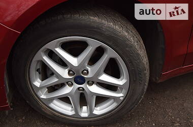 Седан Ford Fusion 2013 в 