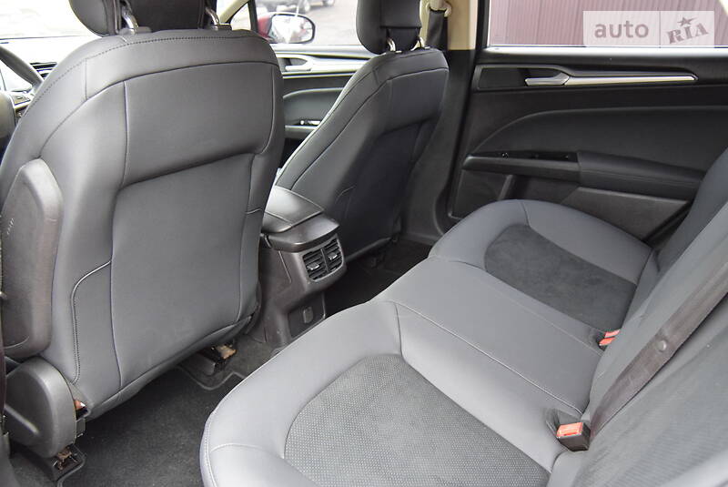 Седан Ford Fusion 2013 в Кривом Роге