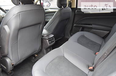 Седан Ford Fusion 2013 в 