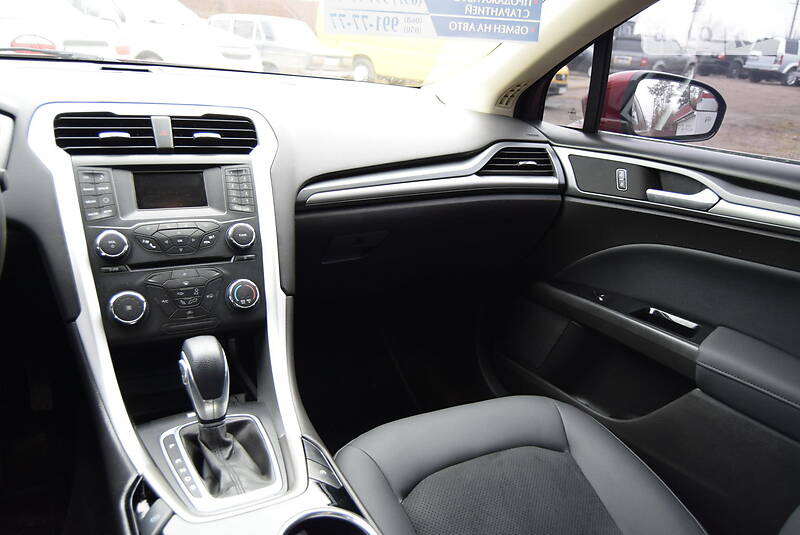Седан Ford Fusion 2013 в Кривом Роге