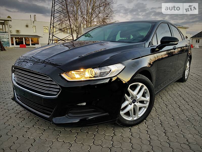 Седан Ford Fusion 2015 в 