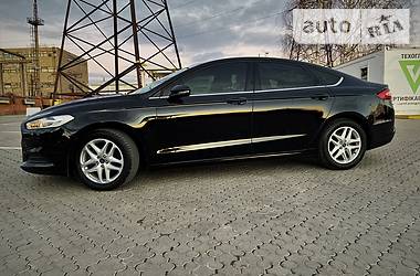 Седан Ford Fusion 2015 в 