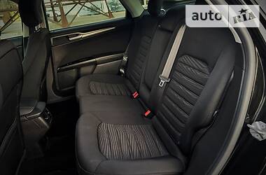 Седан Ford Fusion 2015 в 