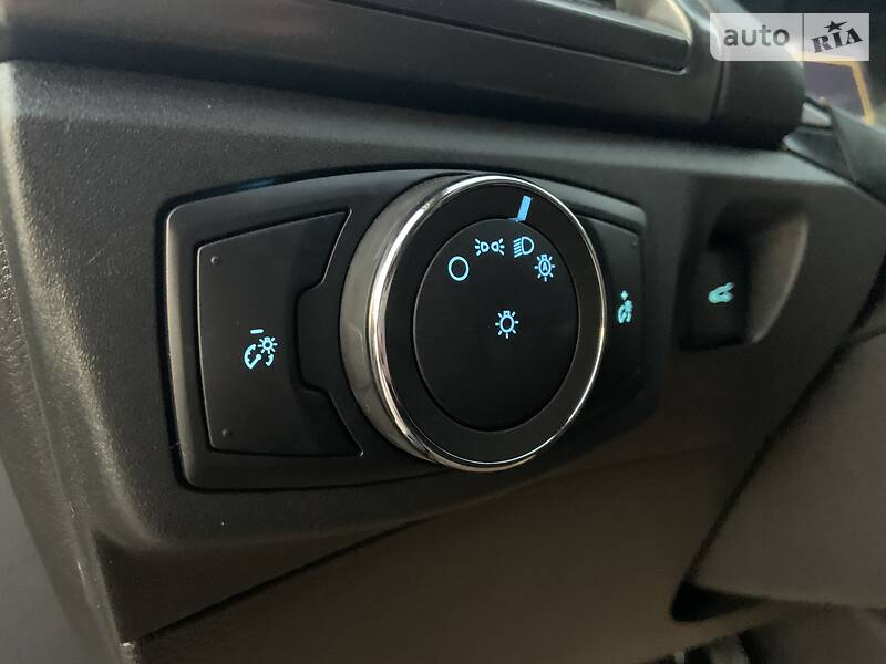 Седан Ford Fusion 2015 в Чернівцях
