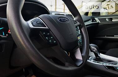 Седан Ford Fusion 2015 в 
