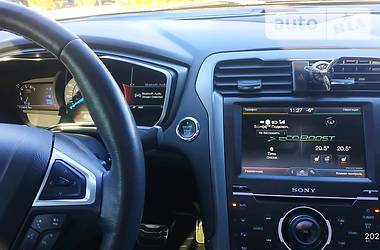 Седан Ford Fusion 2015 в 