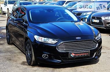 Седан Ford Fusion 2015 в 
