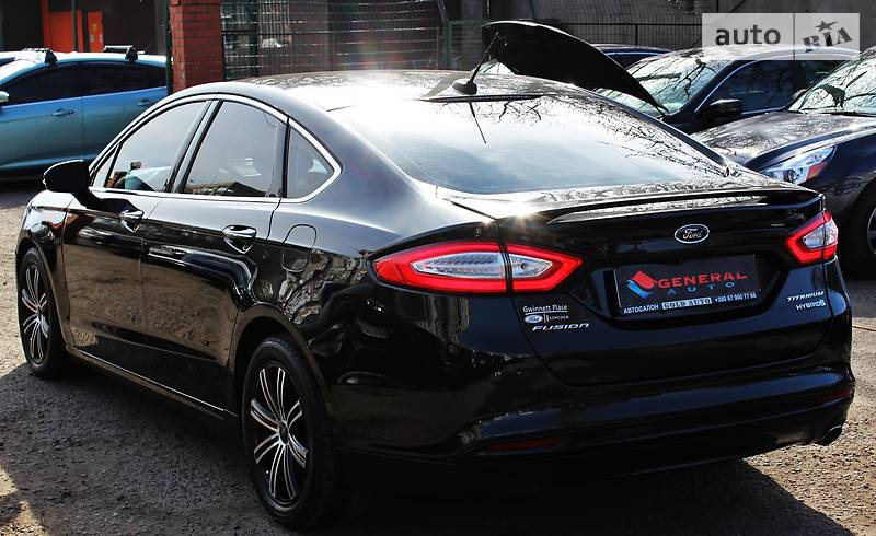 Седан Ford Fusion 2015 в Одесі