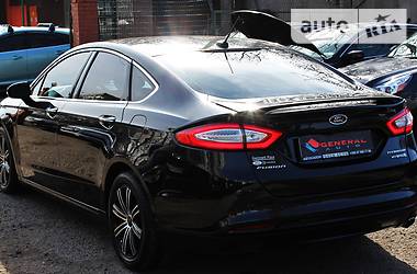 Седан Ford Fusion 2015 в 