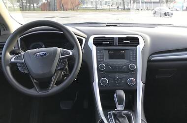 Седан Ford Fusion 2015 в 