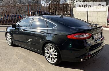 Седан Ford Fusion 2014 в 