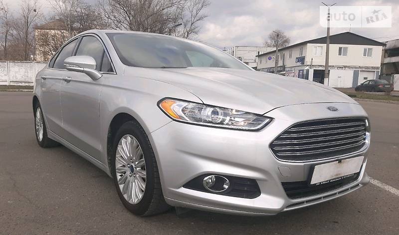 Седан Ford Fusion 2015 в 