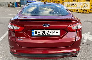Седан Ford Fusion 2015 в 