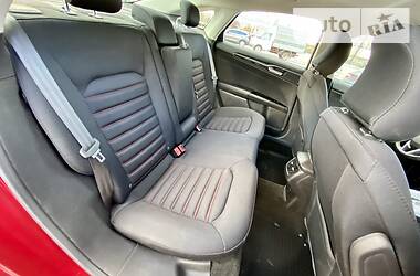 Седан Ford Fusion 2015 в 