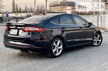 Седан Ford Fusion 2014 в Одесі