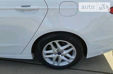 Седан Ford Fusion 2015 в 