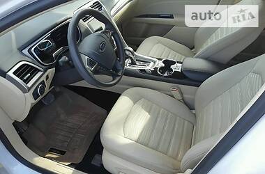 Седан Ford Fusion 2015 в 