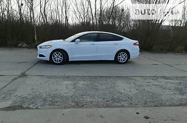 Седан Ford Fusion 2015 в 