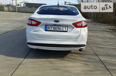 Седан Ford Fusion 2015 в 