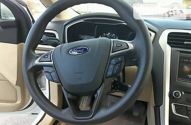 Седан Ford Fusion 2015 в 