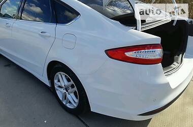 Седан Ford Fusion 2015 в 