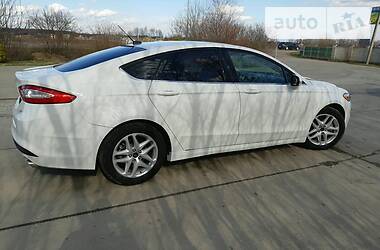 Седан Ford Fusion 2015 в 