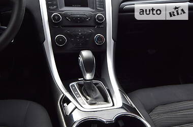Седан Ford Fusion 2016 в 